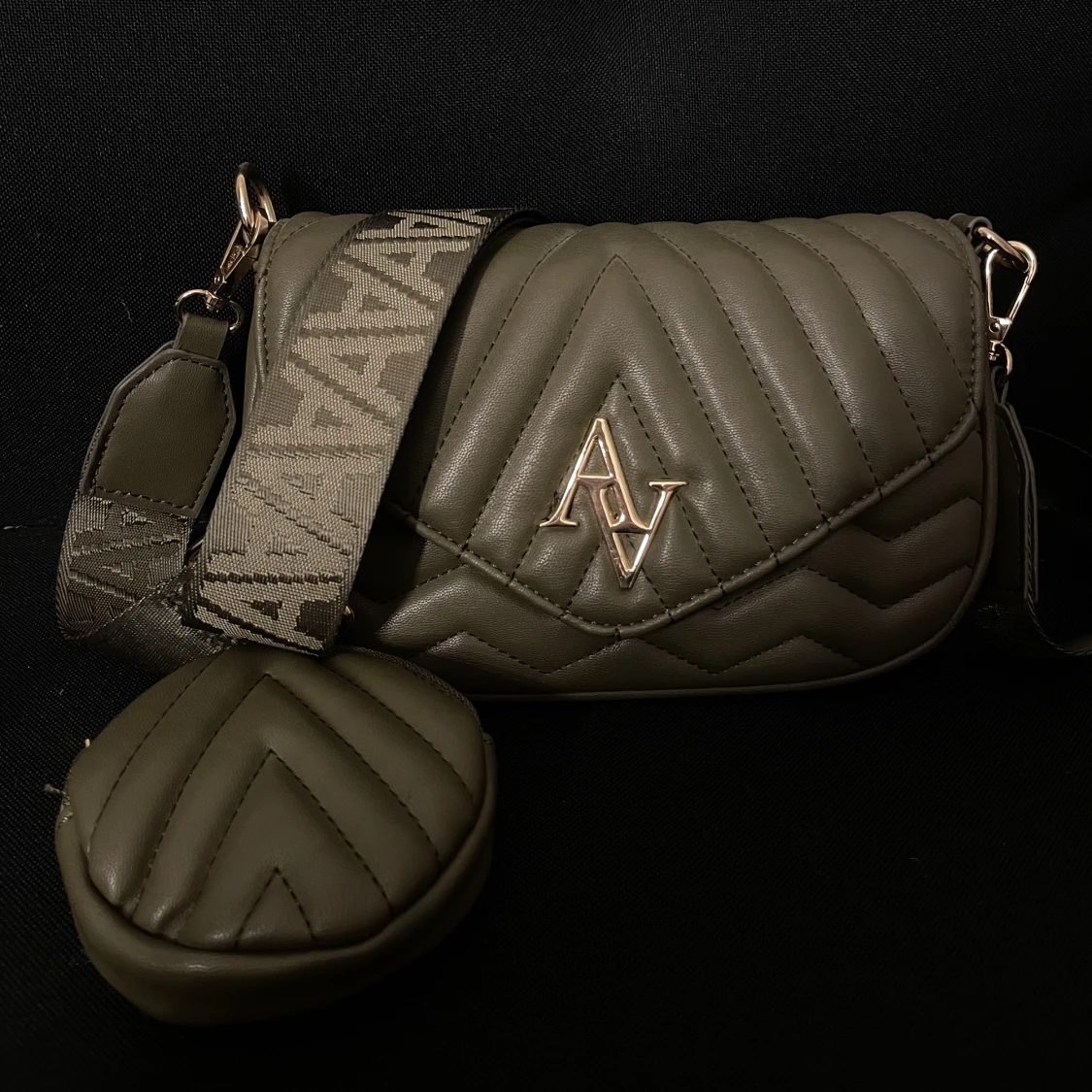 Grön crossover väska