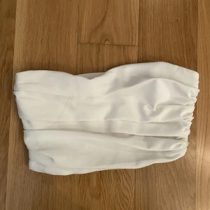 top from zara  - cute corset from zara!! 🤍🤍size S 