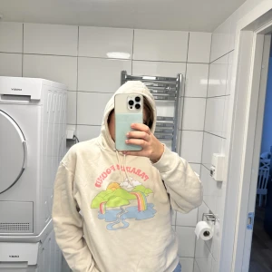 Hoddie - Hoddie från Monki med gulligt tryck 