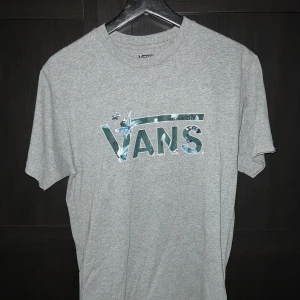 Vans - Vans tshirt som jag aldrig använt