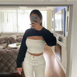 Stickad bolero - Stickad bolero med polokrage från H&M i storlek S i jättebra skick💓
