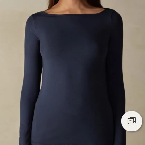 Intimissimi - Marinblå intimissimi långärmad tröja som är helt oanvänd med prislapp på!💙