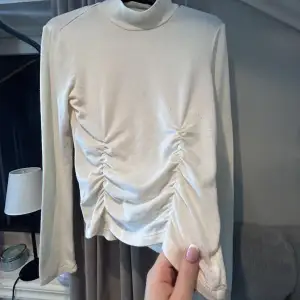 Vit tröja S Med detaljer Beige vit  