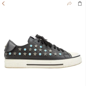 Valentino skof - säljer mina jätteunika valentino skor pga jag inte använder dom❤️