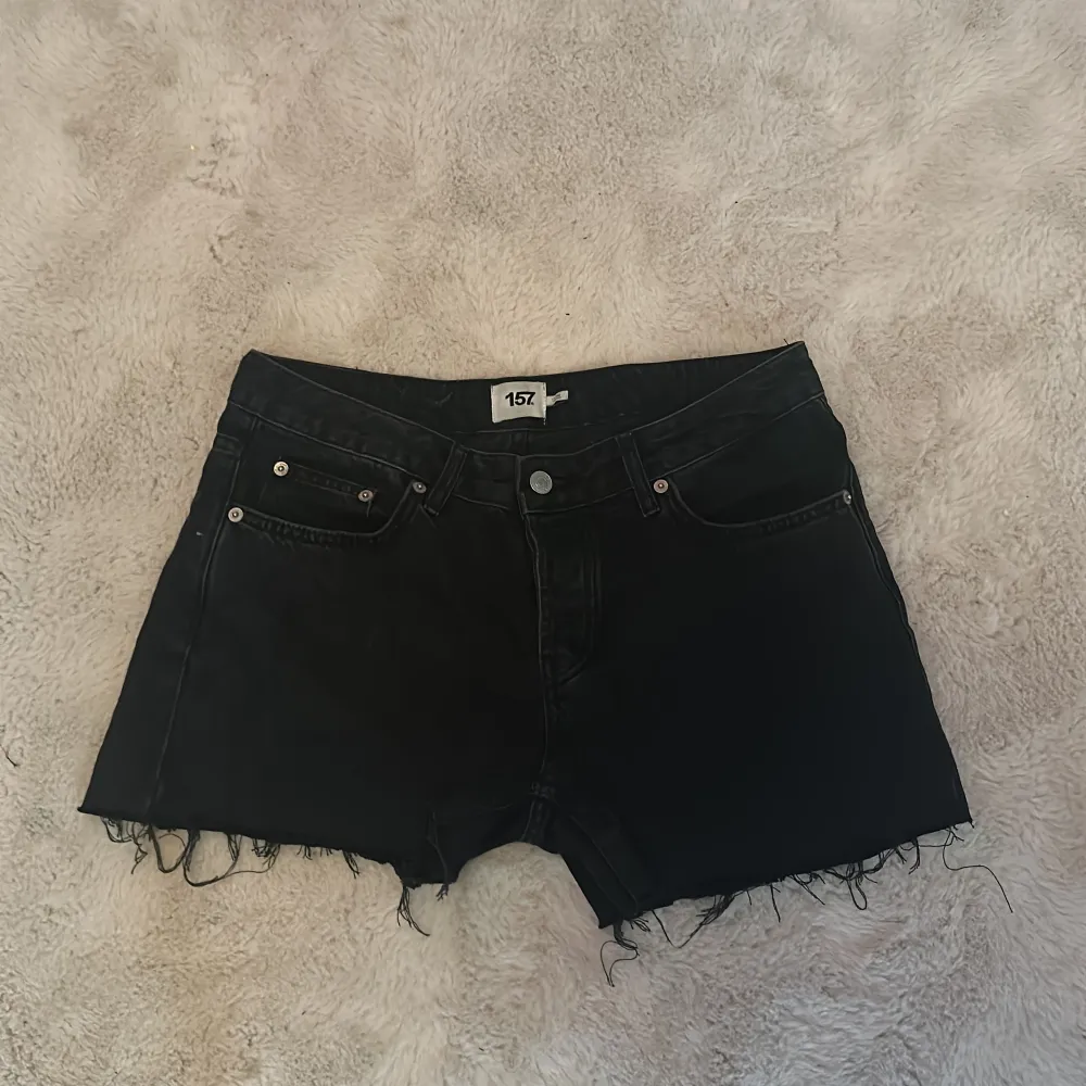 Svarta jeans shorts från lager 157 i storlek M, men de töja ut snabbt . Shorts.