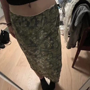 Grön kjol❤️ - Jätte fin kjol till sommaren❤️Intw riktigt min stil längre dock❤️