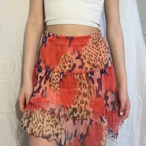 Färgglad kjol som även kan användas som topp