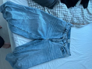 Jeans  - Jeans från Lindex för korta för mig men jätte fina❤️