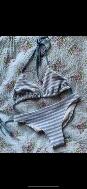 Bikini - Säljer dom finaste bikinisarna från hm!! Så himla fina och underbara ❤️