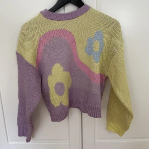 Stickad tröja  - Stickad tröja från zara, använd fåtal gånger