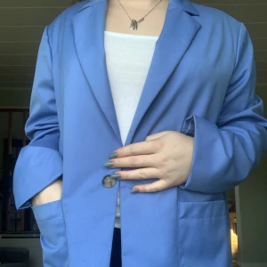 Blå kavaj  - Knappt använd från Kappahl 