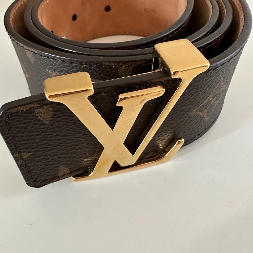 LV Belt in Monogram is now for sale. Size 85 cm. . Accessoarer.