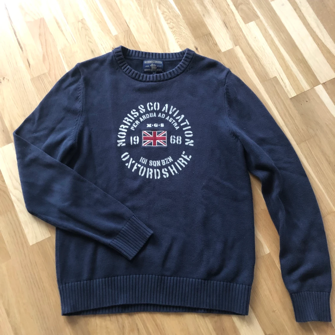 Morris stickad tröja