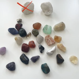 Kristaller blandade - Massor med unika kristaller, kontakta mig för info om de valda kristallerna