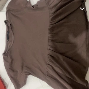 Shirt - Jätre fin knappt använd för bytte stil. Går att matcha med d flesta. Passar S med