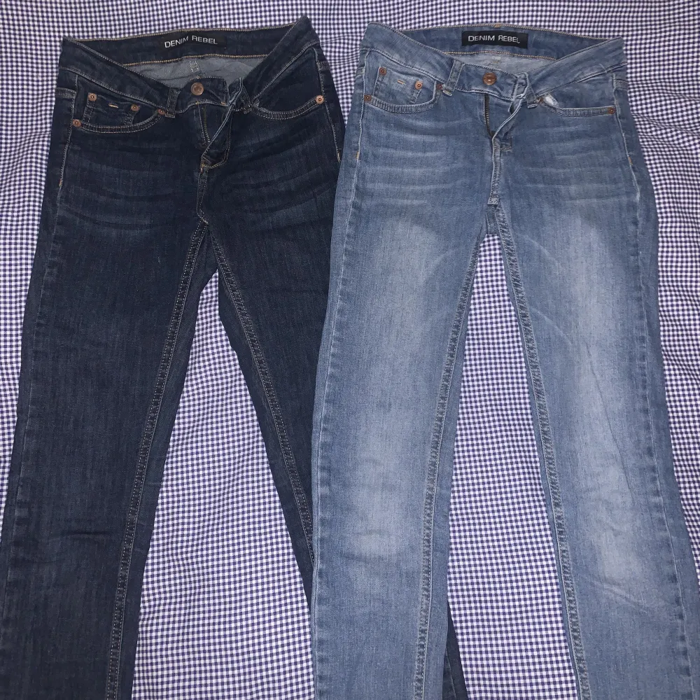 Skinny-jeans från Denim Rebel i storlek 36❣️Priset för båda två är 150kr❤️. Jeans & Byxor.