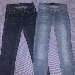 Skinny-jeans från Denim Rebel i storlek 36❣️Priset för båda två är 150kr❤️