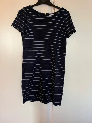 Damkläder  - Fint skick 50 kr st 