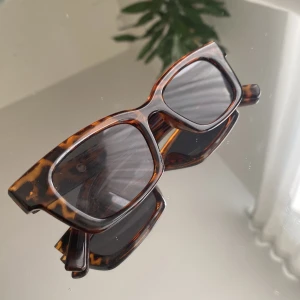 Oanvända solglasögon - Helt oanvända, superbra kvalité!  