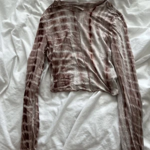 Topp - Tröja använd några gånger köpt från Shein.