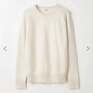 Soft goat tröja - Säljer min jättefina soft goat tröja i kashmir då den är för stor och inte kommer till användning. Köpt för flera år sedan men har inga defekter utöver att den är lite nopprig . Hör av er vid frågor!🤍