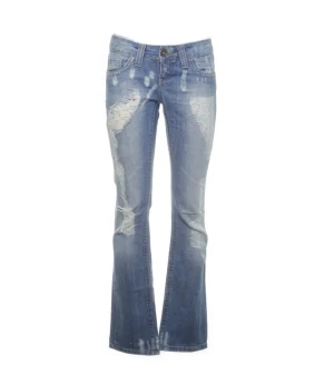 Jeans - Säljer dessa sjukt snygga lågmidjade utsvängda jeansen från vero Moda med coola slitningar och detaljer❤️ Jeans: 350 Frakt: 63