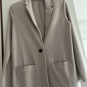 Kavaj - Storlek S, använd 1 gång 