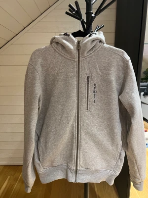 Sail Racing Zip Hoodie - Använd men inga defekter - som ny   Nypris 1300kr 