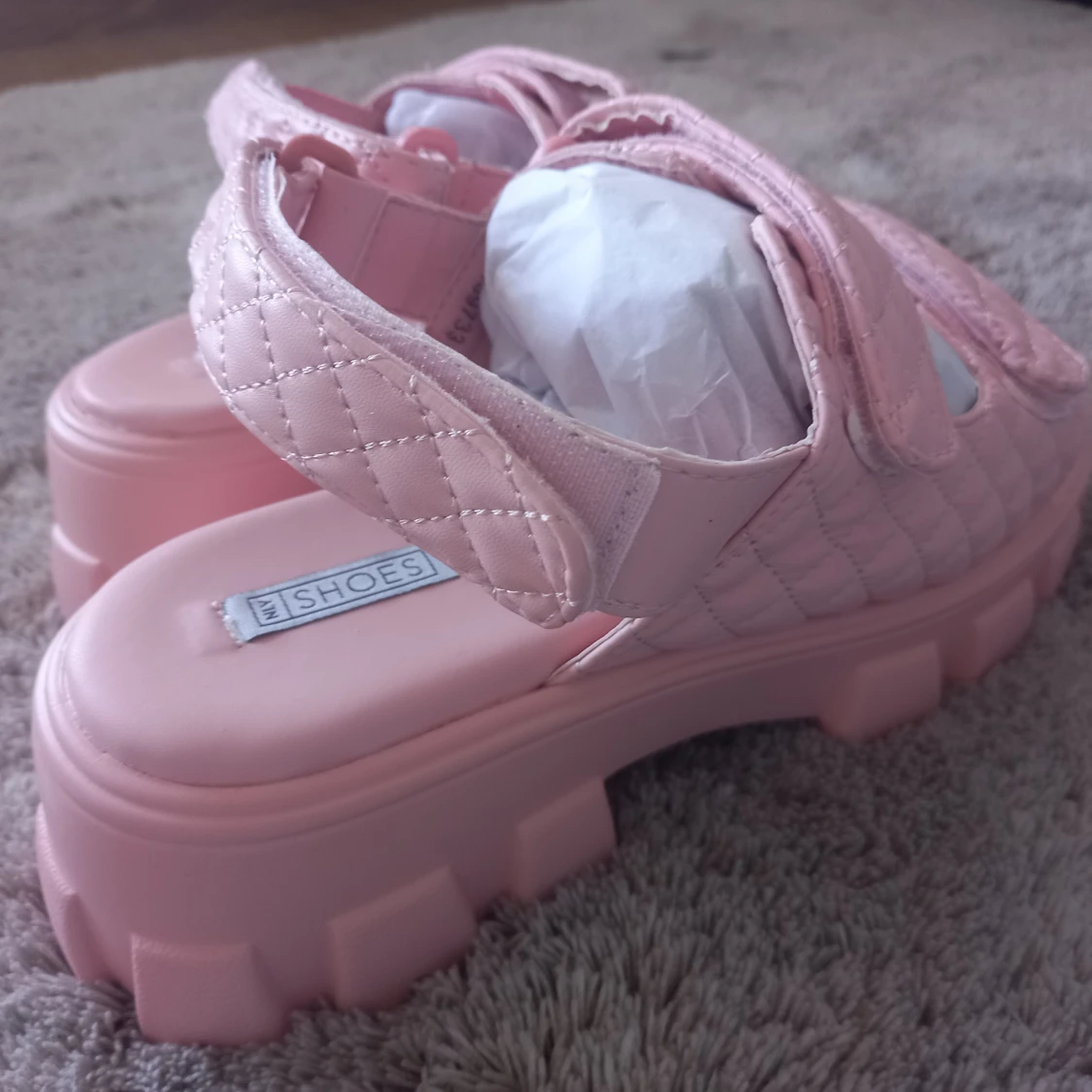 Sandaler Nelly, st 39 Frakt ingår - 90