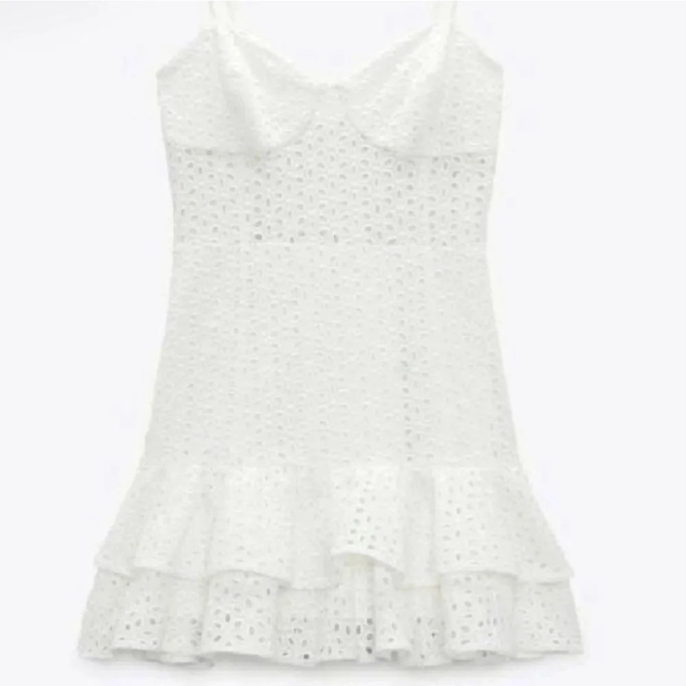 SÖKER!! Denna zara klänningen i storleken M eller L!!💞🫶🏼 hör av er om ni har en och kan tänka sälja🫶🏼💞. Klänningar.