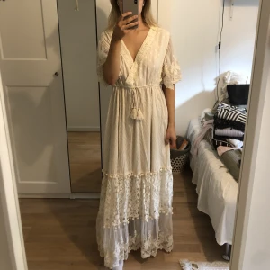 Långklänning  - Använd någon gång men är i nyskick 