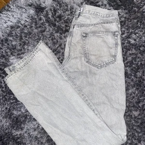 Hope jeans - Ljusgråa Hopejeans. Använda 3 gånger (köpte fel storlek) Nypris: ca 2000 Mitt pris: 899