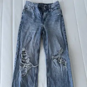 Ett par blåa jeans, aldrig använt! Storlek 34/S 