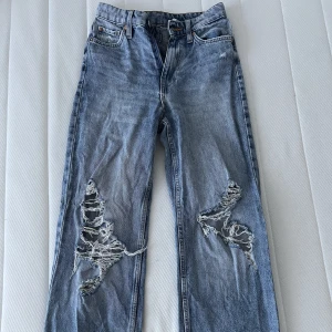 Jeans blå  - Ett par blåa jeans, aldrig använt! Storlek 34/S 