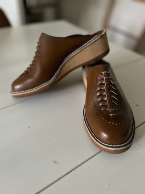 Retro tofflor typ Moheda - Oanvända tofflor i äkta skinn, retro