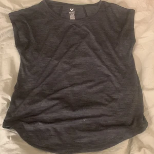 Tränings tröja - Aldrig använd 