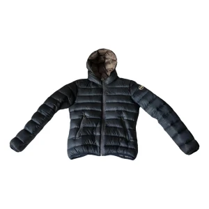 Colmar jacka ”iridescent down jacket” - Blå fin colmar jacka med dun. Använd och lite smutsig på ärmsluten samt vänster ärmslut behöver sys lite. Mörkblå. Italiensk strl 42 motsvarande xs/s. 
