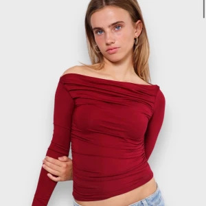 Meet me there rose top  - Säljer meet me there rose top i storlek s, endast testad, slutsåld i s och m ❤️ordinarie pris 354