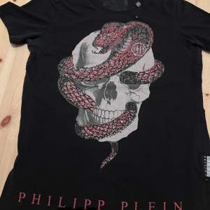 Philipp Plien t-shirts  1:1 kopia  Ny skick  Pris kan diskuteras vid snabb affär 