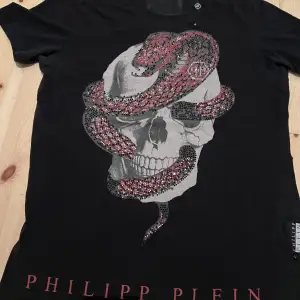 Philipp Plien t-shirts  1:1 kopia  Ny skick  Pris kan diskuteras vid snabb affär 