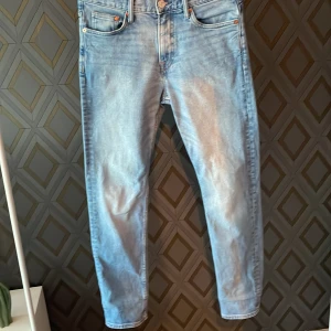 Jeans  - Jeans från Hm i slim passform i mycket bra skick Waist:29 Längd:32