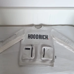 Hoodrich - Säljer denna då den är för lite för mig. Skick= 9/10 Xs funkar som S. Pris diskuteras 200-500 kr