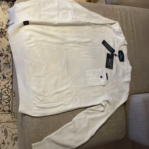 Morris tröja - Morris tröja i nyskick. Kostar 1400kr som ny. 