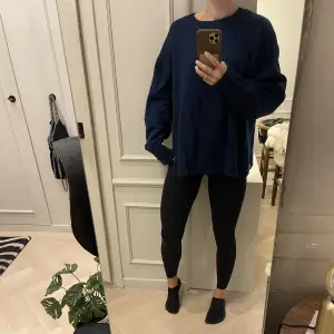 Blå stickad tröja från H&M