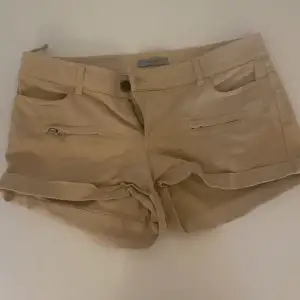 Låg midjade shorts