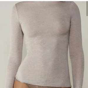 Intimissmi tröja - Säljer min intimissmi tröja då jag inte får användning av den o har flera ❤️ skriv privat för egna bilder!