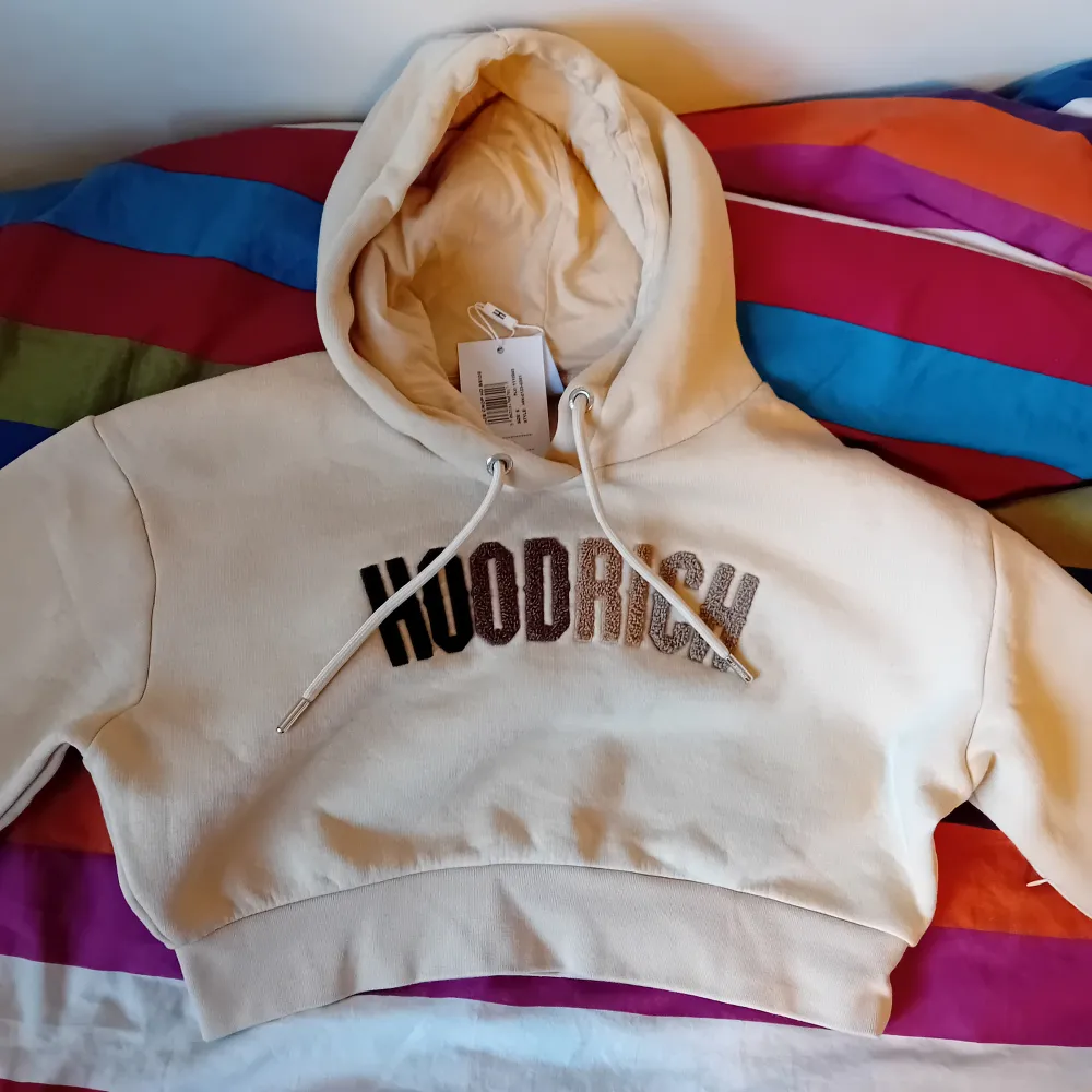 Helt ny Hoodrich hoodie, storlek S dammodell. Säljer för råkade köpa dammodell. PRIS KAN DISKUTERAS!. Hoodies.