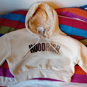 Helt Ny Hoodrich Hoodie - Helt ny Hoodrich hoodie, storlek S dammodell. Säljer för råkade köpa dammodell. PRIS KAN DISKUTERAS!