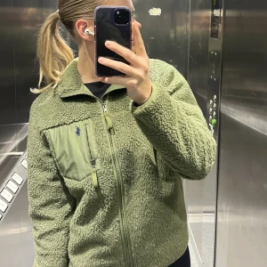 Fleece Ralph Lauren  - Superfin fleece från Ralph lauren som tyvärr inte får tillräckligt mycket användning. Superfint skick! 