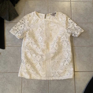 Spets tröja - Så fin spets tröja köpt second hand🤍 150kr